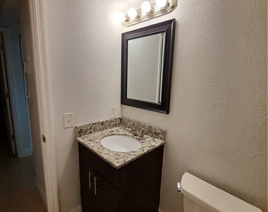 9838 Nob Hill Court - Photo Thumbnail 15