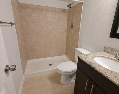 9838 Nob Hill Court - Photo Thumbnail 10