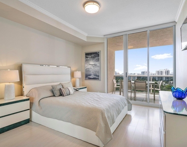 3200 N Ocean Boulevard - Photo Thumbnail 15