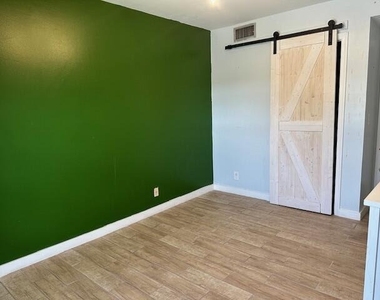 2220 Ne 68th Street - Photo Thumbnail 37