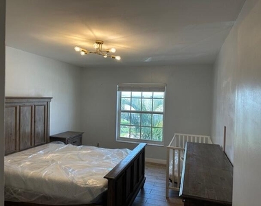 2220 Ne 68th Street - Photo Thumbnail 31