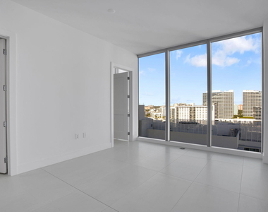 151 N Seabreeze Boulevard - Photo Thumbnail 29