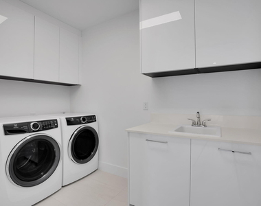 151 N Seabreeze Boulevard - Photo Thumbnail 43