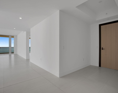 151 N Seabreeze Boulevard - Photo Thumbnail 9