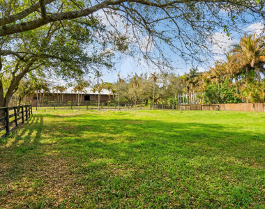 12440 Tangerine Boulevard - Photo Thumbnail 25