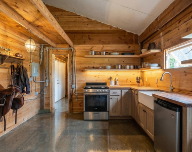 12440 Tangerine Boulevard - Photo Thumbnail 9