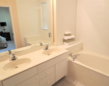 1900 Oceanwalk Lane - Photo Thumbnail 17