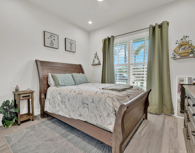138 Se Palma Street - Photo Thumbnail 29