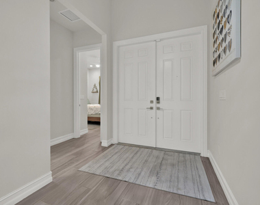 138 Se Palma Street - Photo Thumbnail 2