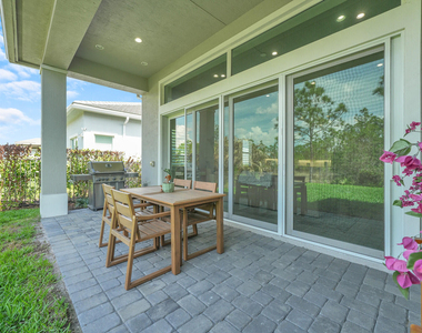 138 Se Palma Street - Photo Thumbnail 39