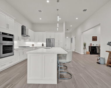 138 Se Palma Street - Photo Thumbnail 11