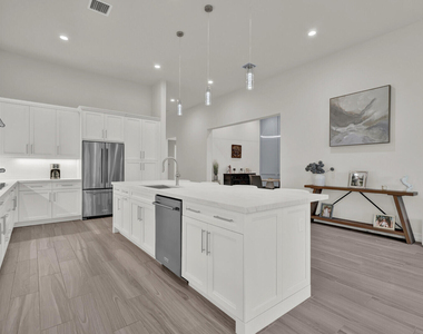 138 Se Palma Street - Photo Thumbnail 6