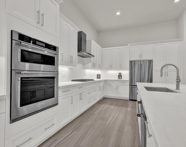 138 Se Palma Street - Photo Thumbnail 12