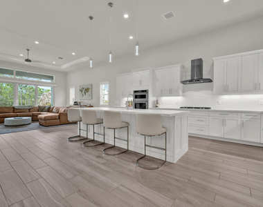 138 Se Palma Street - Photo Thumbnail 3