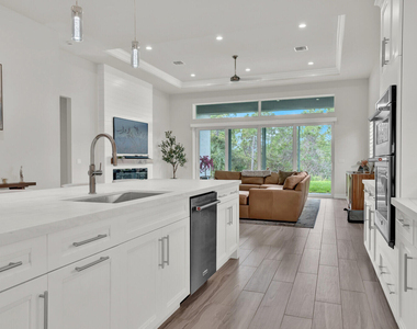 138 Se Palma Street - Photo Thumbnail 8