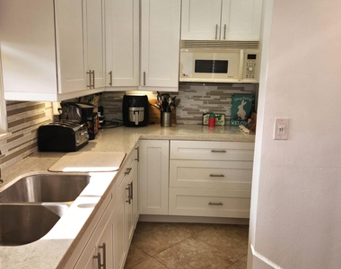 745 Se 19th Avenue - Photo Thumbnail 3