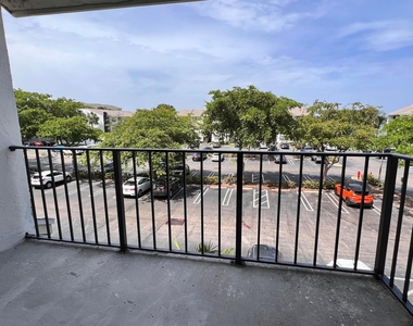 718 Executive Center Drive - Photo Thumbnail 13
