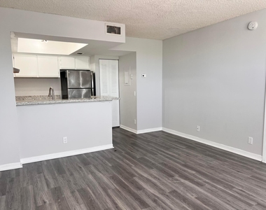 718 Executive Center Drive - Photo Thumbnail 2
