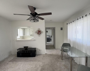 811 Se 16th Street - Photo Thumbnail 2