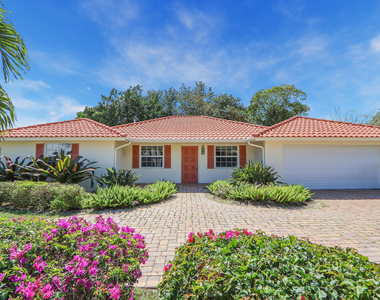 8574 Se Seagrape Way - Photo Thumbnail 3