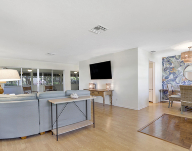 8574 Se Seagrape Way - Photo Thumbnail 7