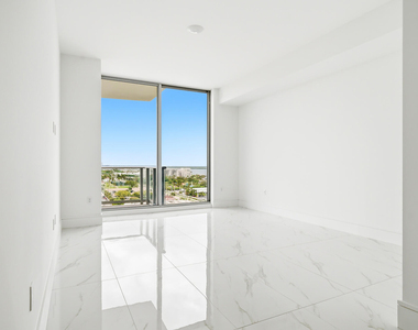 220 Lake Shore Drive - Photo Thumbnail 13