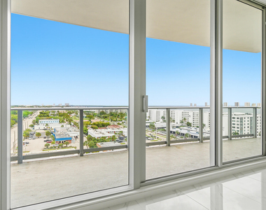 220 Lake Shore Drive - Photo Thumbnail 11
