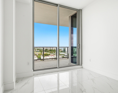 220 Lake Shore Drive - Photo Thumbnail 22