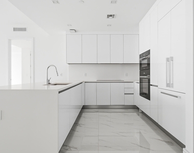 220 Lake Shore Drive - Photo Thumbnail 2
