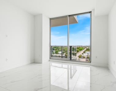 220 Lake Shore Drive - Photo Thumbnail 14