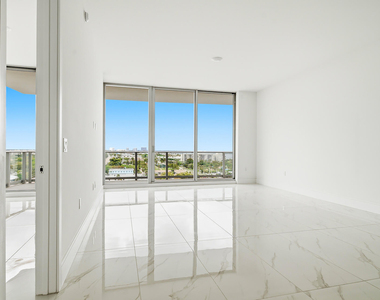 220 Lake Shore Drive - Photo Thumbnail 8