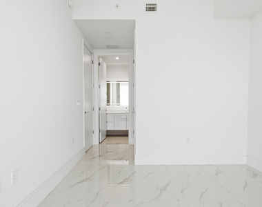 220 Lake Shore Drive - Photo Thumbnail 23