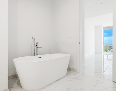 220 Lake Shore Drive - Photo Thumbnail 20