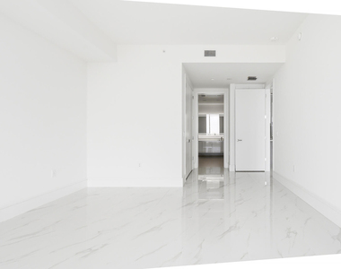 220 Lake Shore Drive - Photo Thumbnail 15