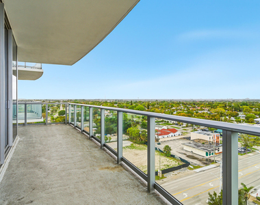 220 Lake Shore Drive - Photo Thumbnail 30