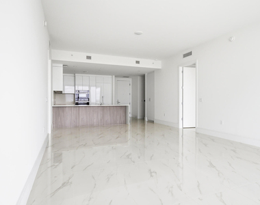 220 Lake Shore Drive - Photo Thumbnail 9