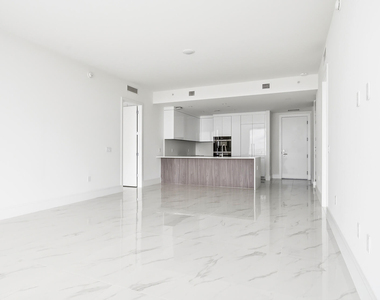 220 Lake Shore Drive - Photo Thumbnail 10