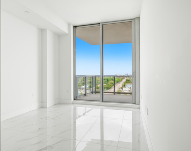 220 Lake Shore Drive - Photo Thumbnail 21