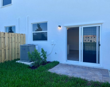 2776 Se 26th Avenue - Photo Thumbnail 18