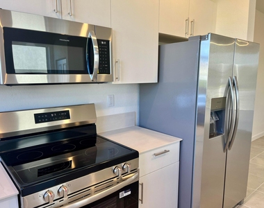 2776 Se 26th Avenue - Photo Thumbnail 11