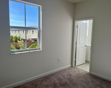 2776 Se 26th Avenue - Photo Thumbnail 34