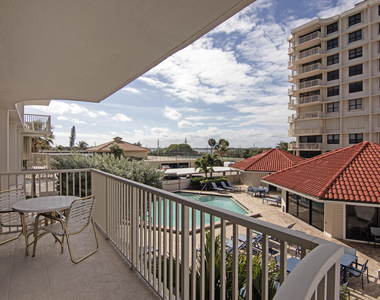 5480 N Ocean Drive - Photo Thumbnail 18