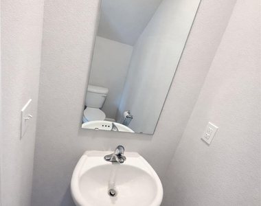 1408 Nia Road - Photo Thumbnail 9