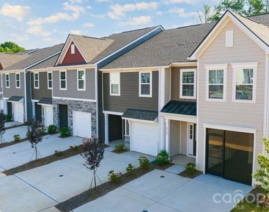 2348 Layman Drive - Photo Thumbnail 2