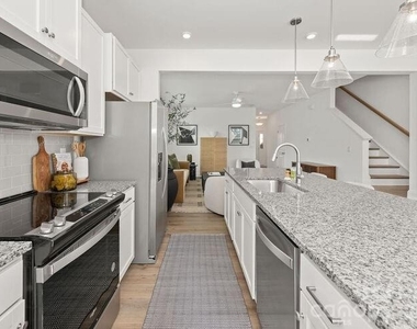 2348 Layman Drive - Photo Thumbnail 12