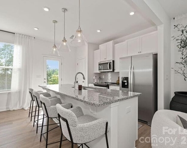 2348 Layman Drive - Photo Thumbnail 2