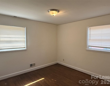 3104 Creighton Drive - Photo Thumbnail 4