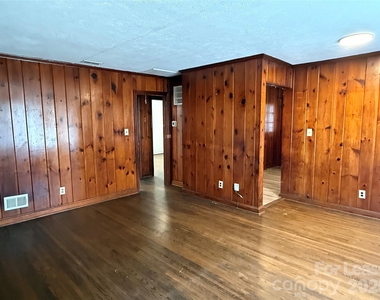 3104 Creighton Drive - Photo Thumbnail 1