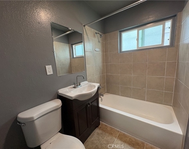 1905 W Myrtle Street - Photo Thumbnail 6