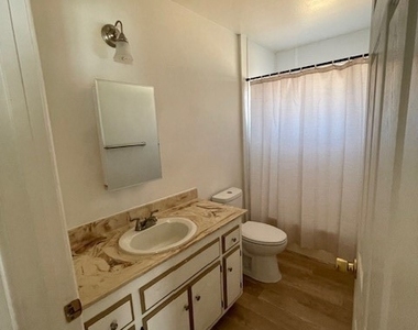 876 W Whittier Avenue - Photo Thumbnail 20